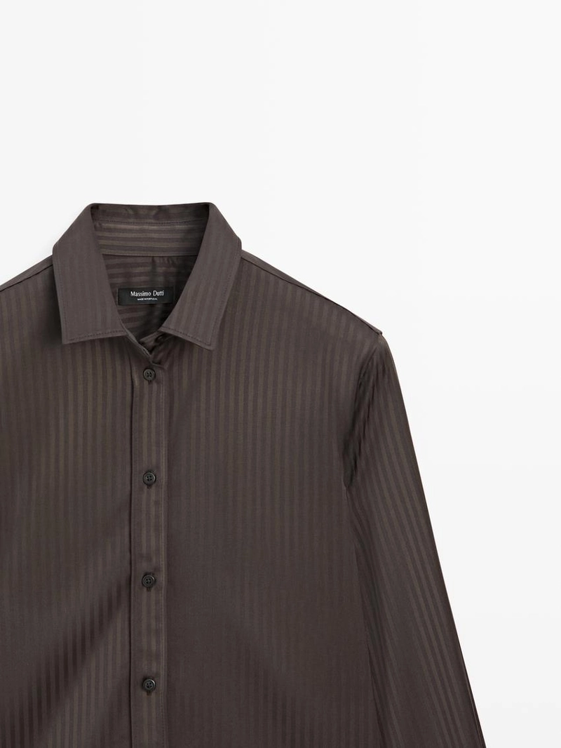 Рубашка с полосками и свободным покроем