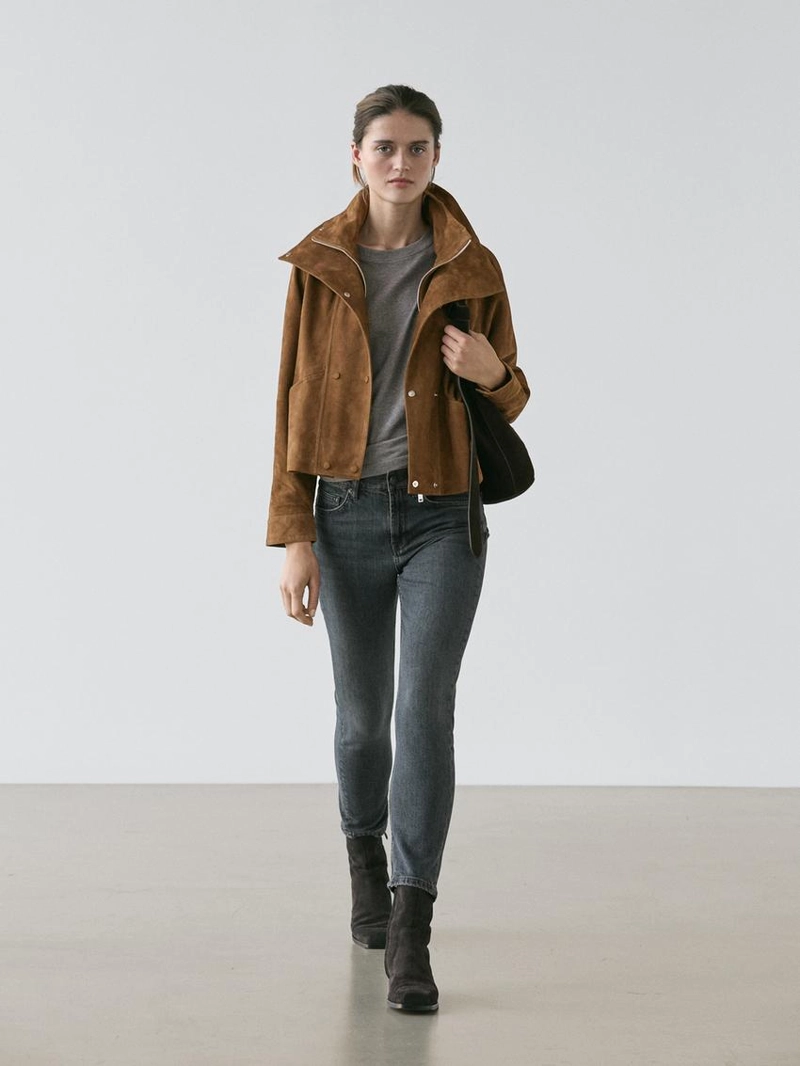 Джинсы средней посадки узкого кроя до середины голени