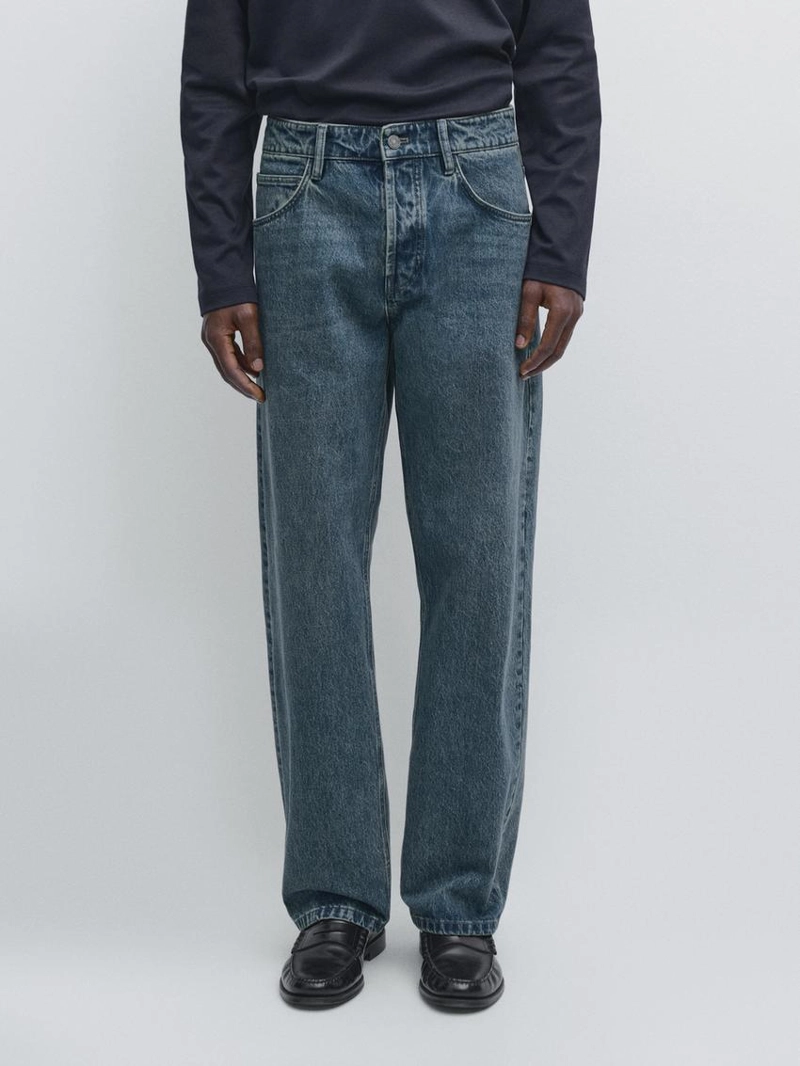 Джинсы с широкими штанинами