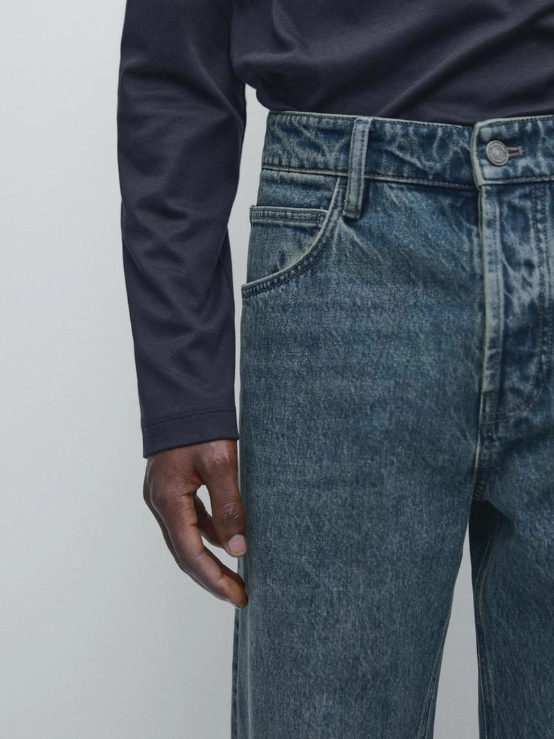 Джинсы с широкими штанинами