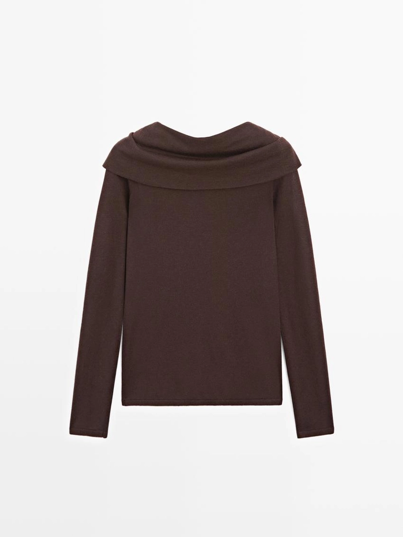 Трикотажный свитер с открытыми плечами из шерстяной смеси