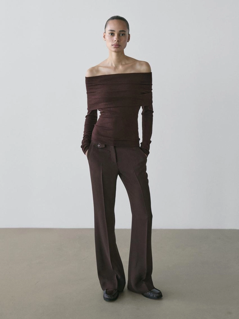 Трикотажный свитер с открытыми плечами из шерстяной смеси