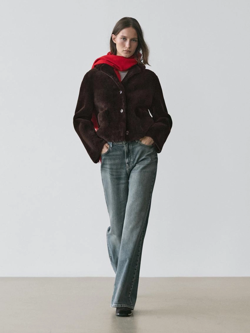 Короткая куртка из кожи ягненка мутона