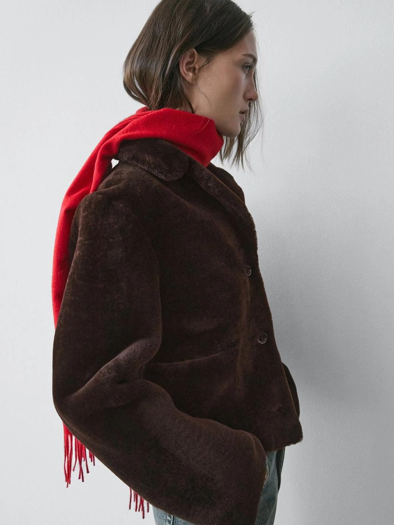 Короткая куртка из кожи ягненка мутона