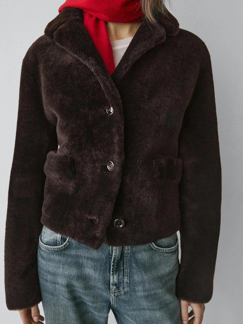 Короткая куртка из кожи ягненка мутона