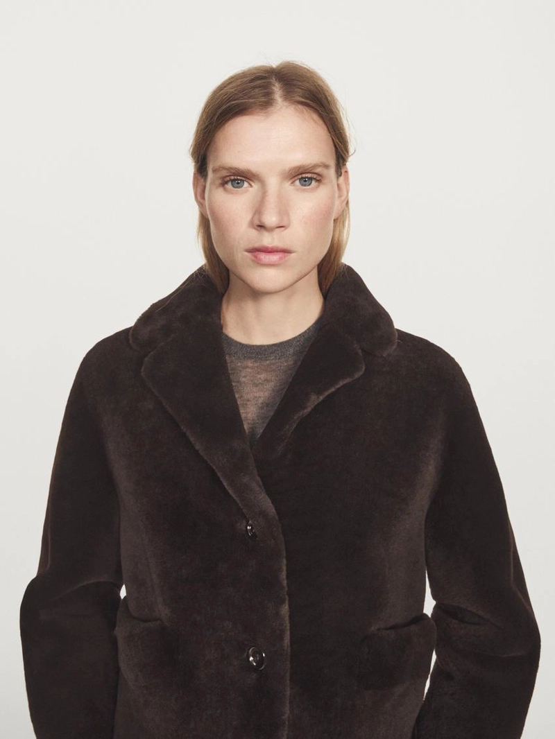 Короткая куртка из кожи ягненка мутона