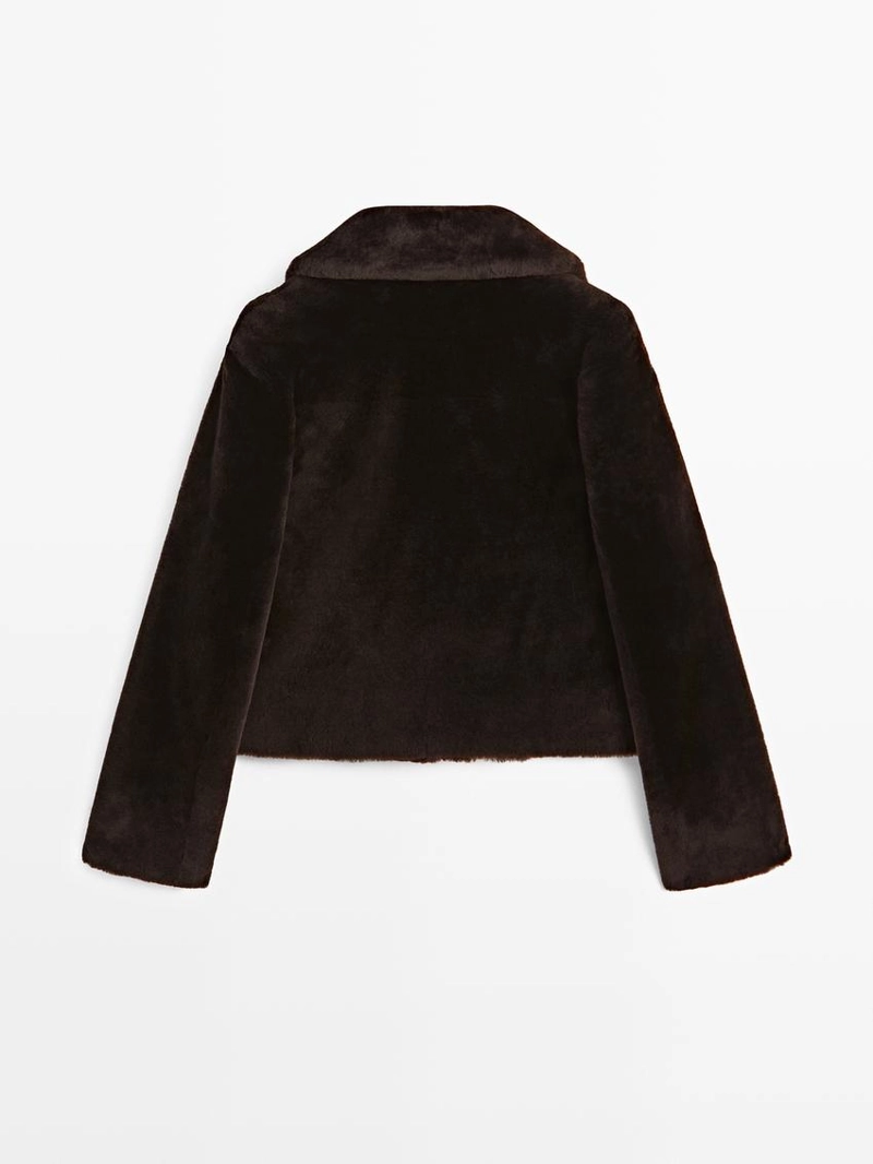 Короткая куртка из кожи ягненка мутона