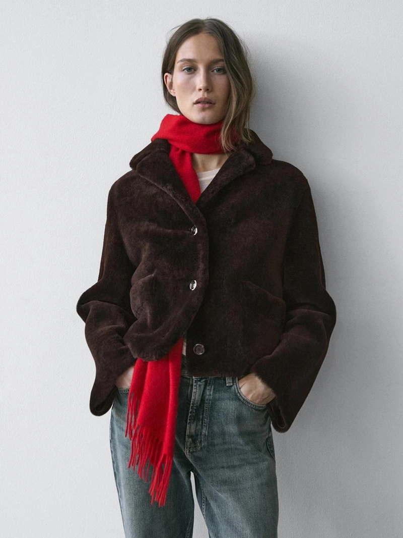 Короткая куртка из кожи ягненка мутона