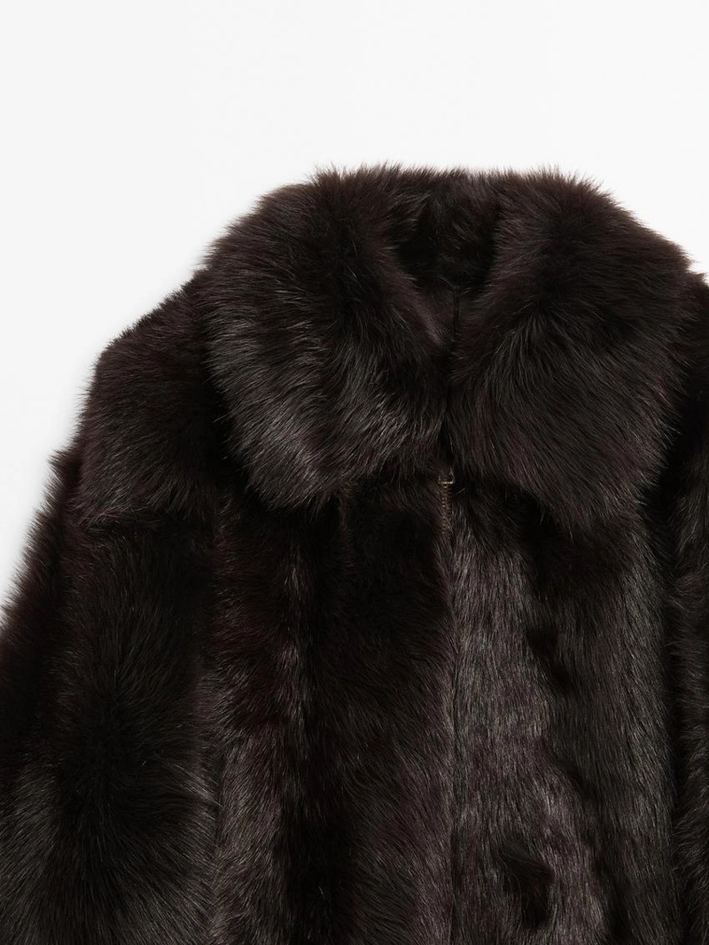 Короткая кожаная куртка с мехом