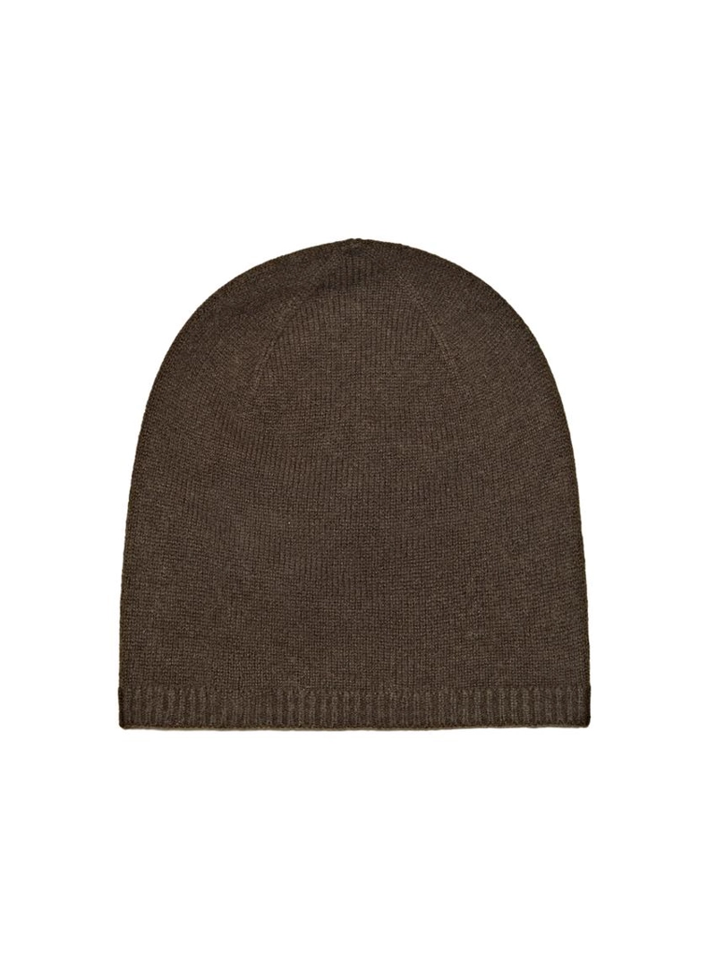 Тонкая вязаная шапка