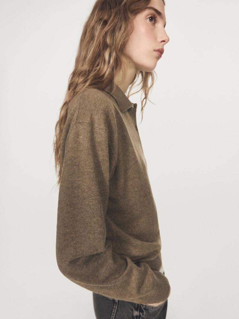 Трикотажный свитер-поло с карманом