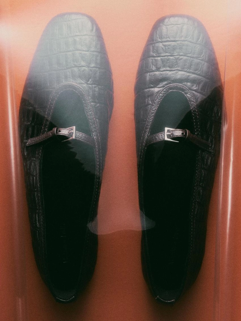 Туфли-балетки из мягкой кожи под крокодила