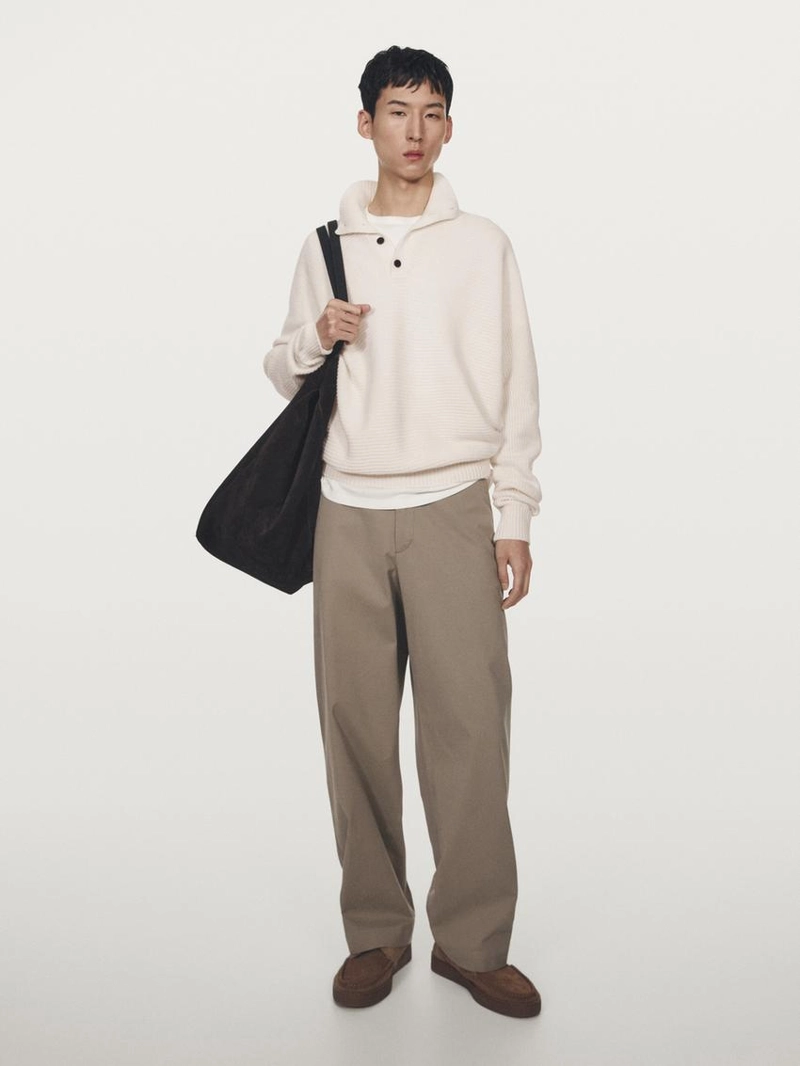 Вязанный свитер с воротником на пуговицах