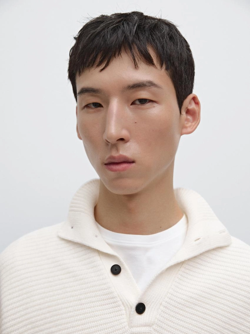 Вязанный свитер с воротником на пуговицах