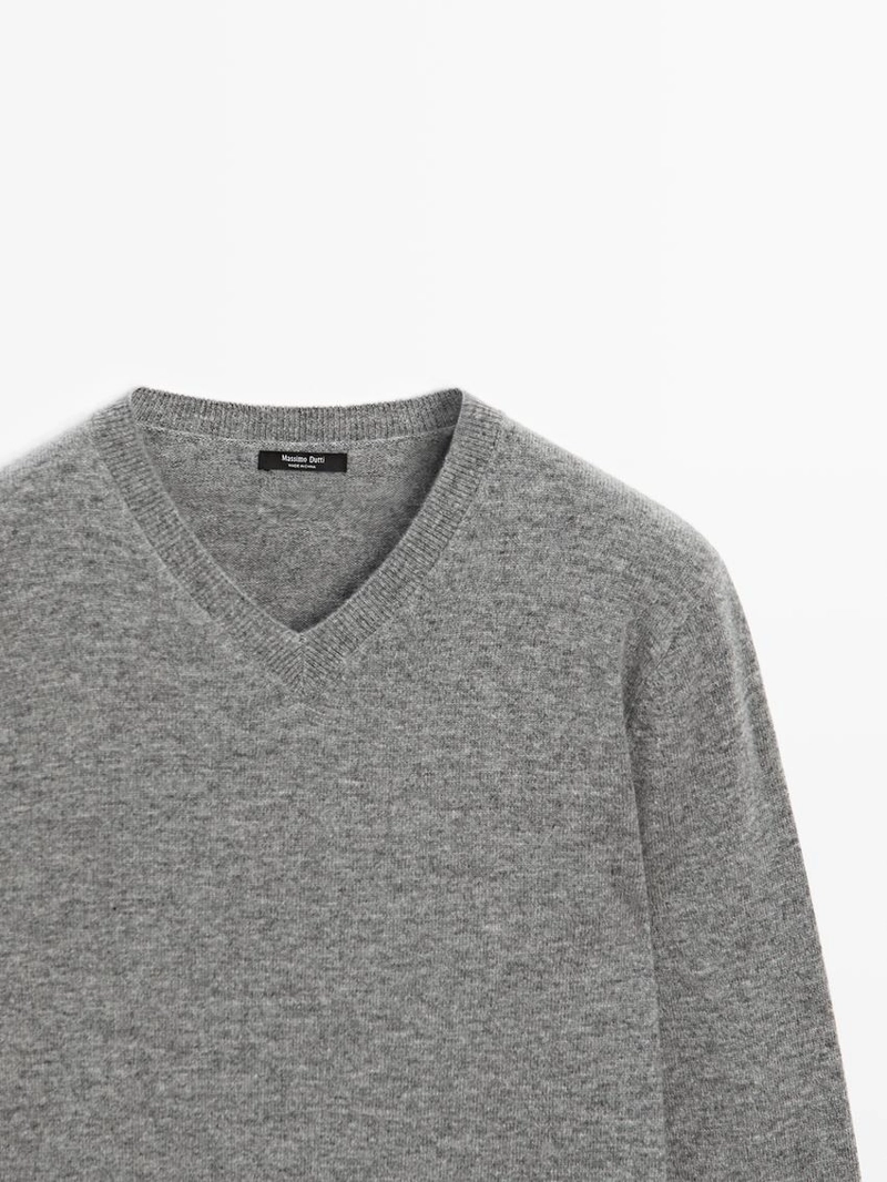 Джемпер с v-образным вырезом из шерстяного микса