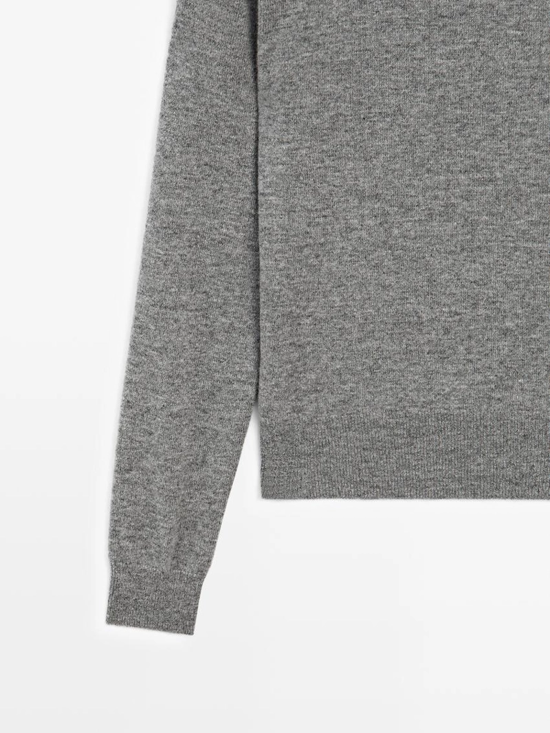 Джемпер с v-образным вырезом из шерстяного микса