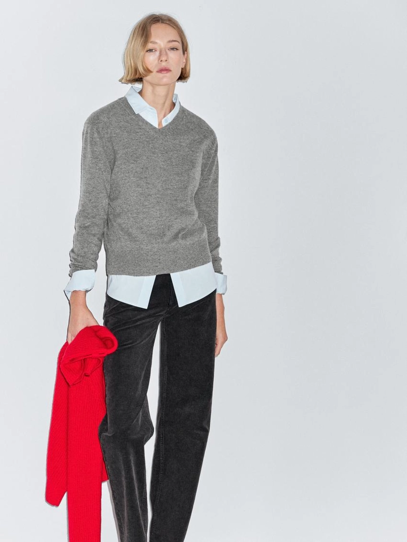 Джемпер с v-образным вырезом из шерстяного микса