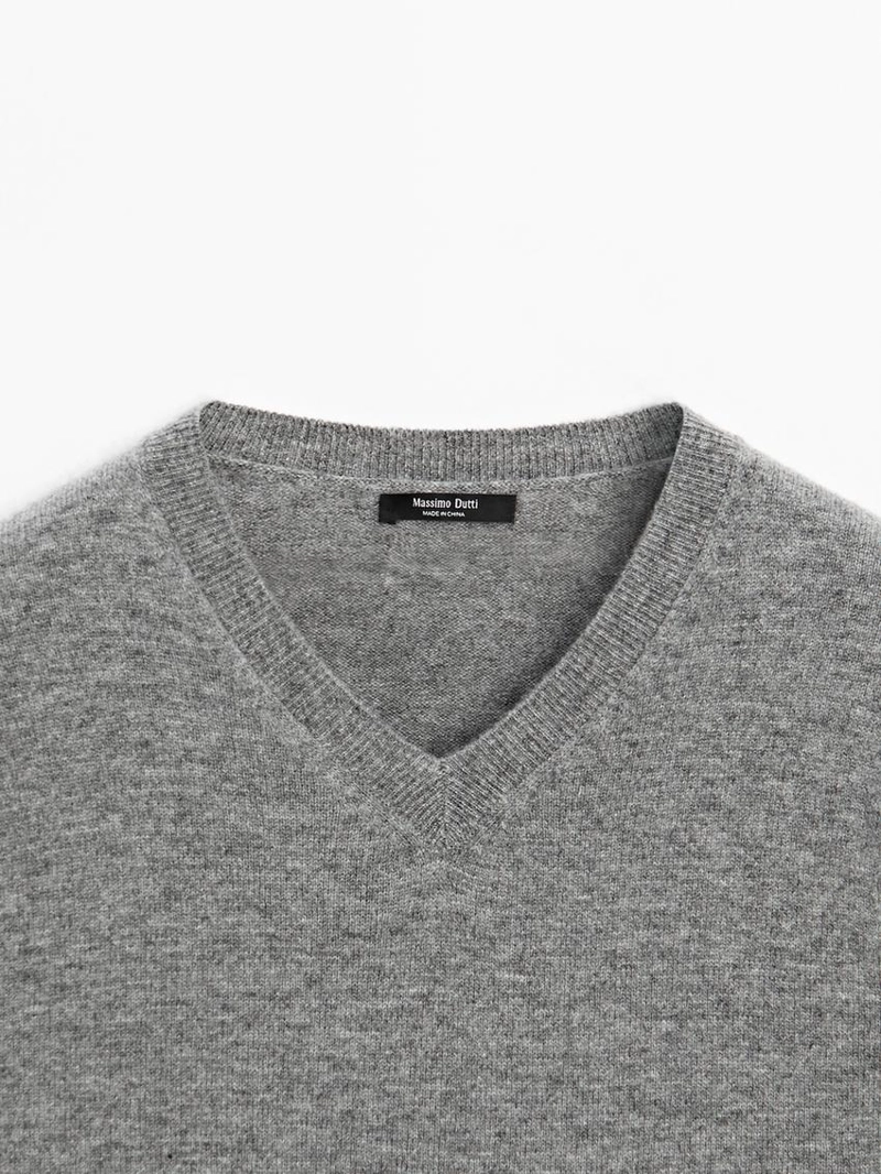 Джемпер с v-образным вырезом из шерстяного микса