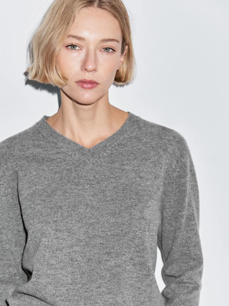 Джемпер с v-образным вырезом из шерстяного микса