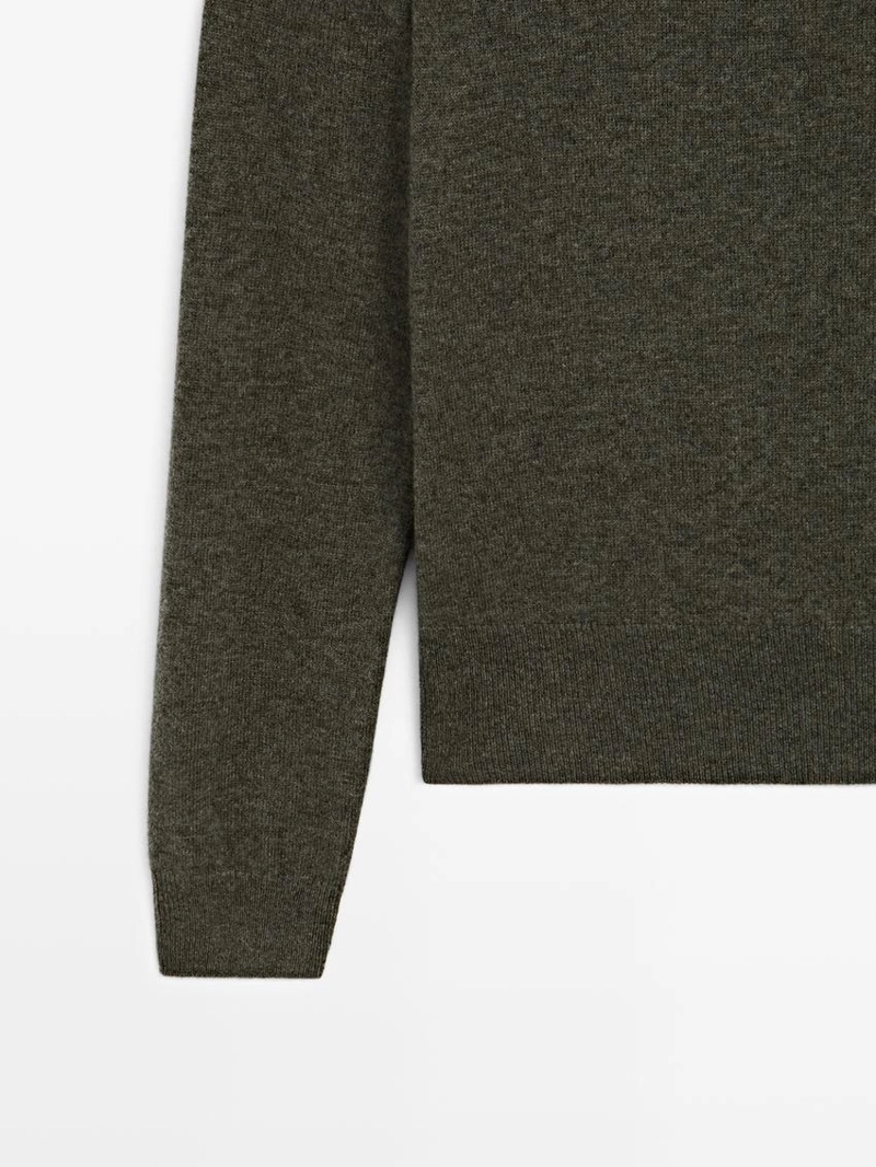 Джемпер с v-образным вырезом из шерстяного микса