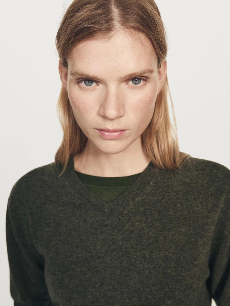 Джемпер с v-образным вырезом из шерстяного микса