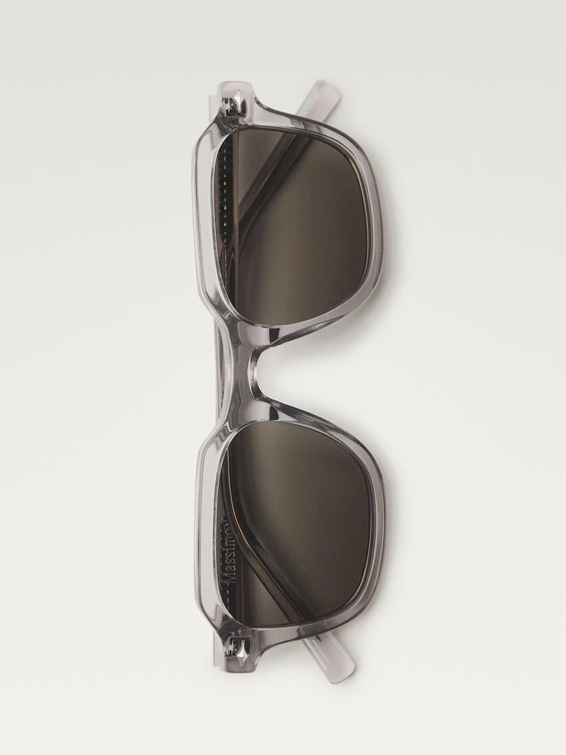 Солнечные очки квадратной формы