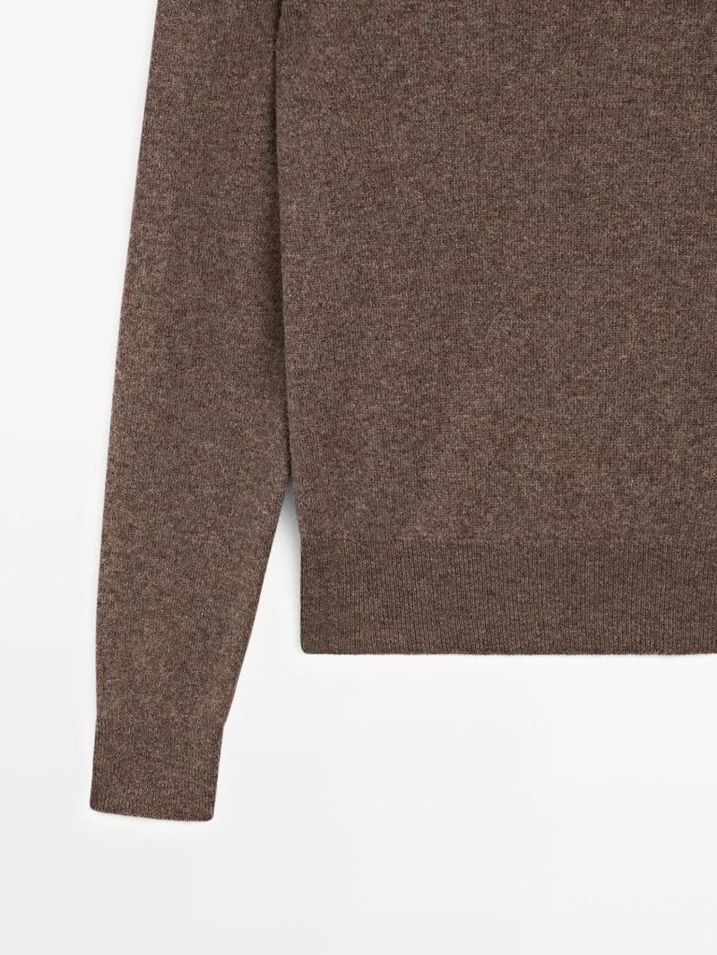 Свитер с v-образным вырезом из шерстяной смеси