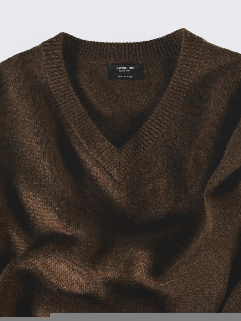Свитер с v-образным вырезом из шерстяной смеси