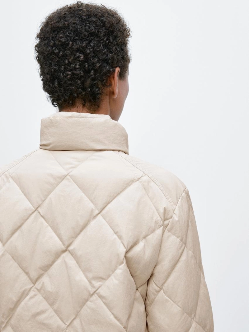 Короткая водоотталкивающая стеганая бомбер-куртка