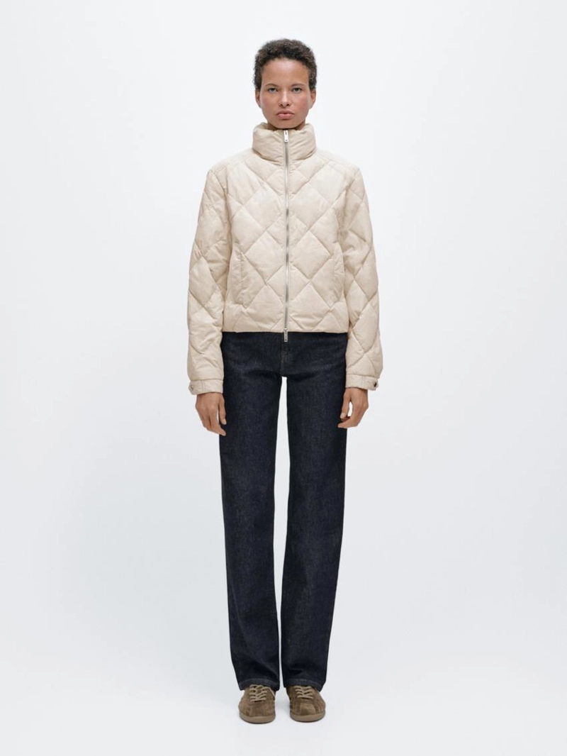 Короткая водоотталкивающая стеганая бомбер-куртка