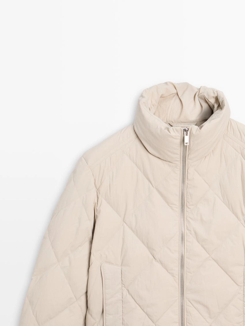 Короткая водоотталкивающая стеганая бомбер-куртка