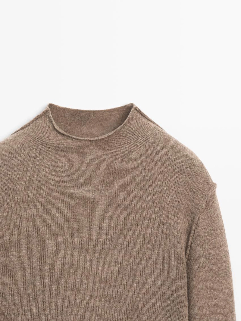 Вязанный свитер из шерстяной смеси с макраме-воротником