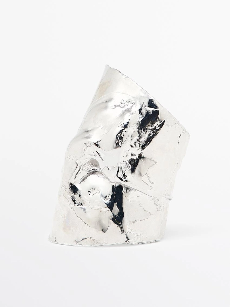 Нестандартное кольцо на запястье