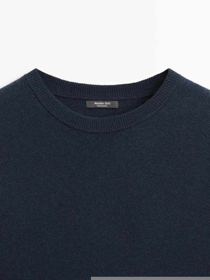 Свитер из шерсти с круглым вырезом