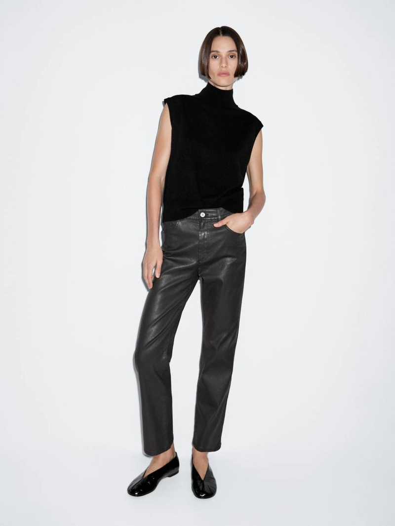 Брюки прямого кроя с высокой посадкой и восковым покрытием