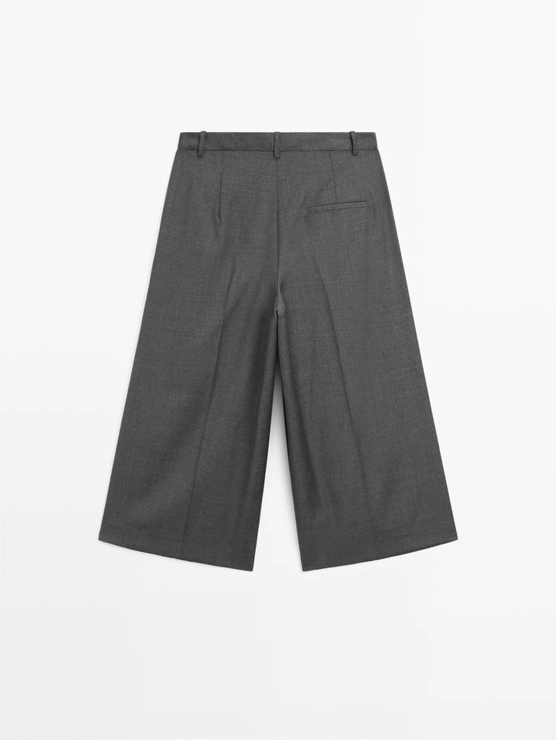 Бермуды из 100% шерсти с длинными дартсами