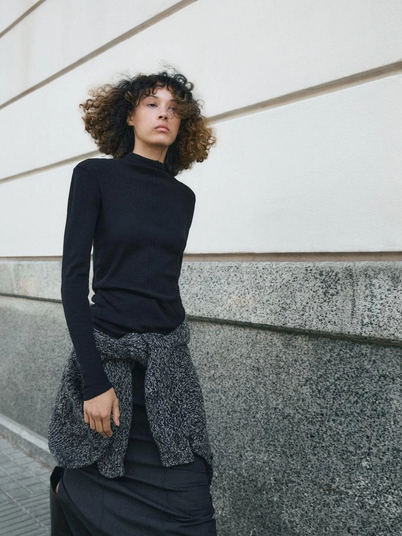 Лонгслив с деталями швов