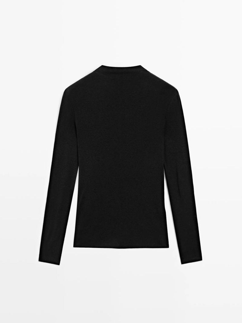 Лонгслив с деталями швов