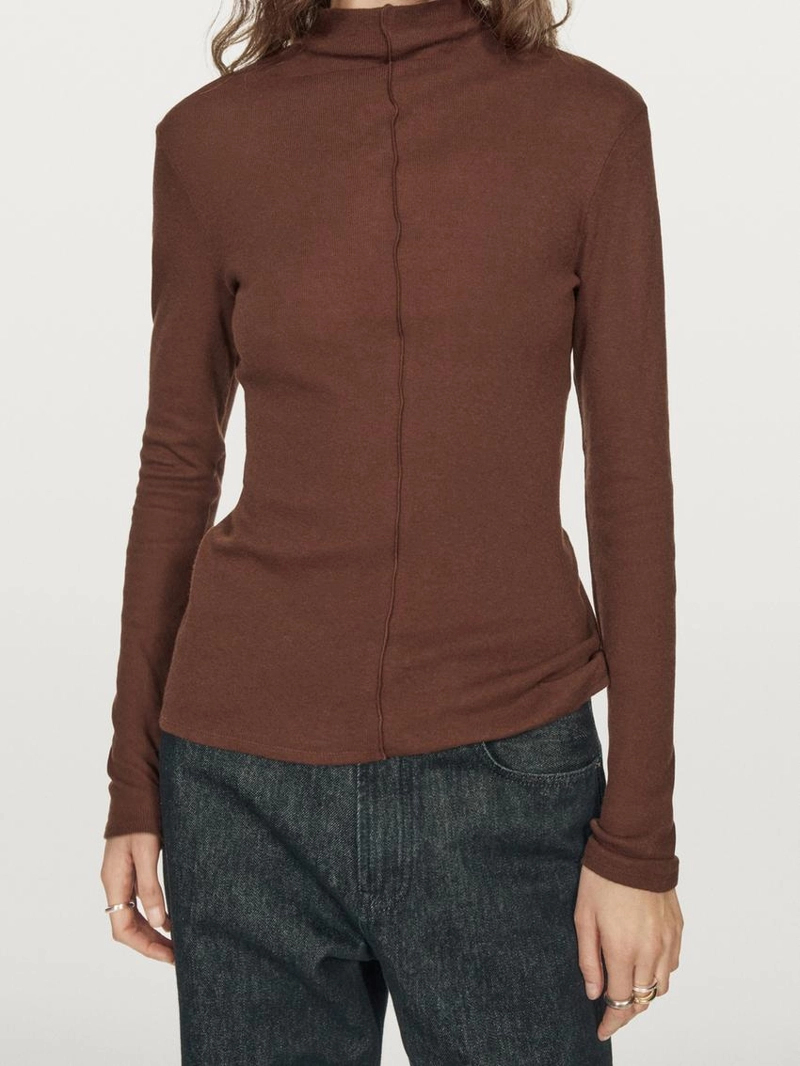 Лонгслив с деталями швов