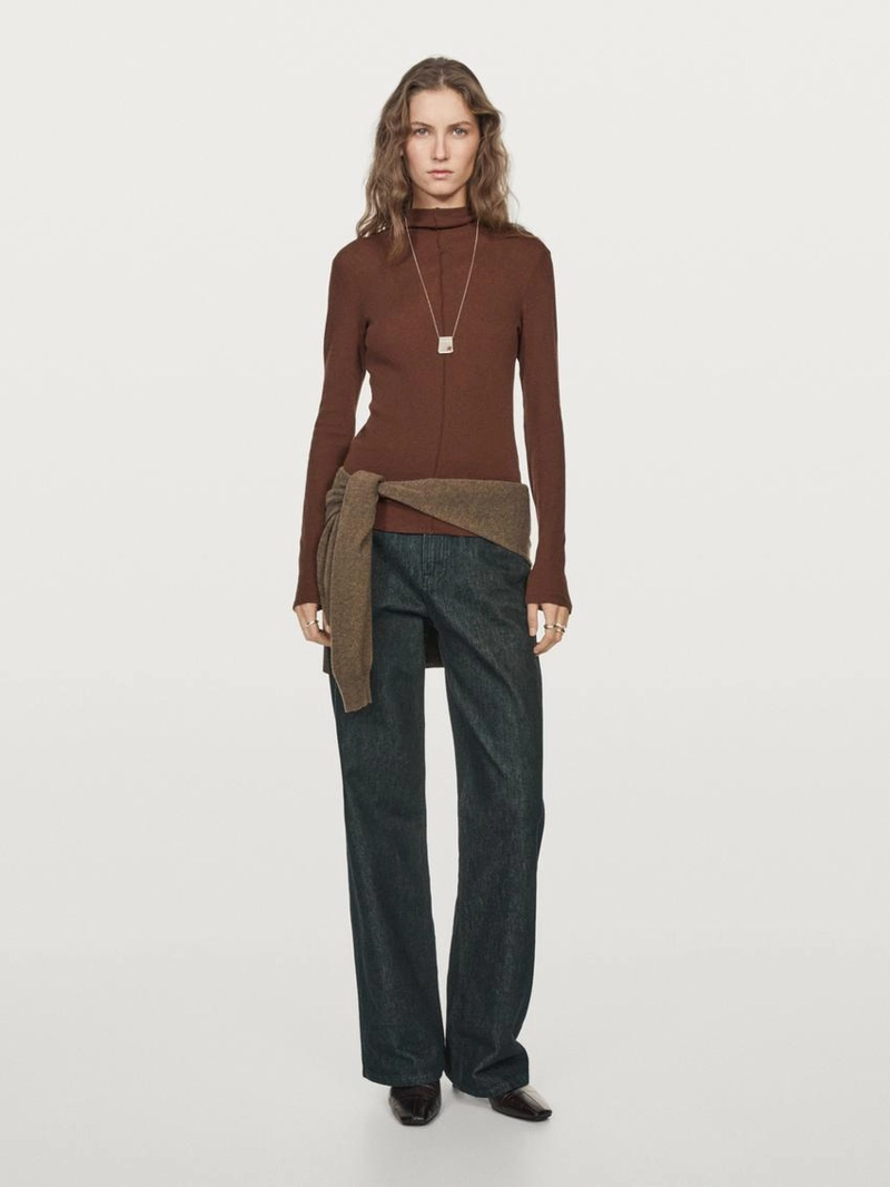 Лонгслив с деталями швов