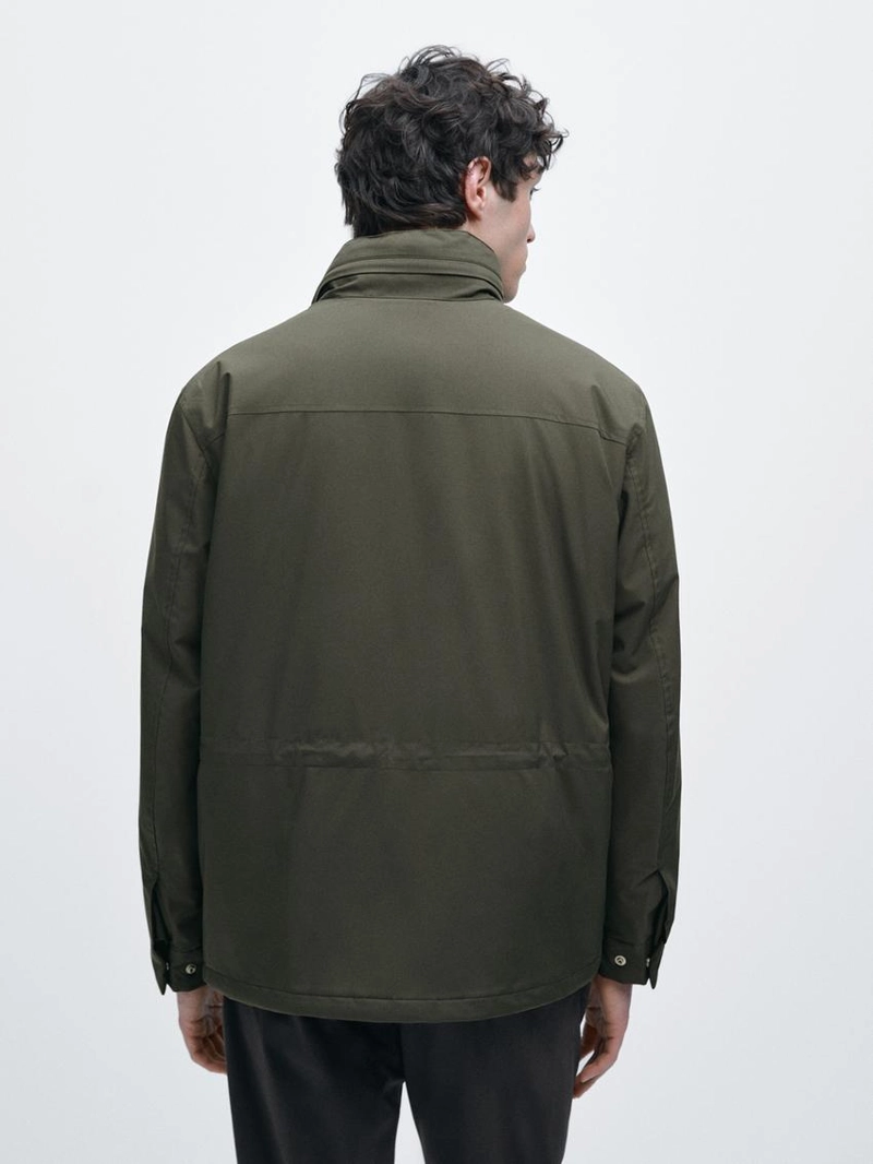 Пуховик с карманами и водоотталкивающей отделкой