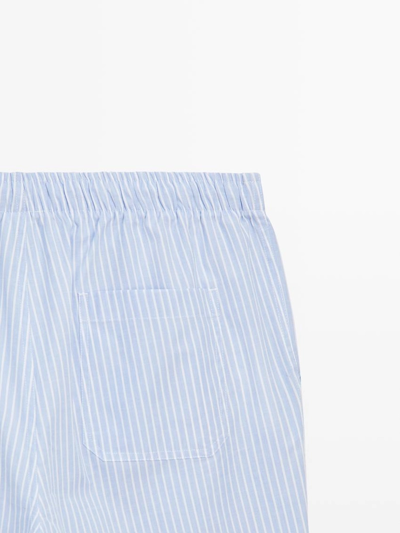 Пижама с коротким рукавом и полосатые брюки