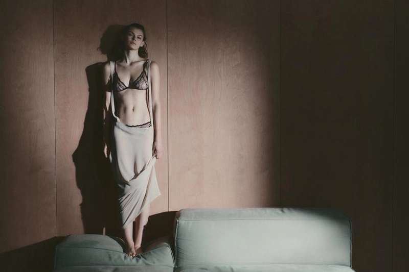 Трусики с кружевными вставками блонди