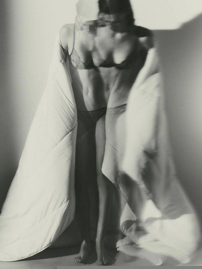 Трусики с кружевными вставками блонди