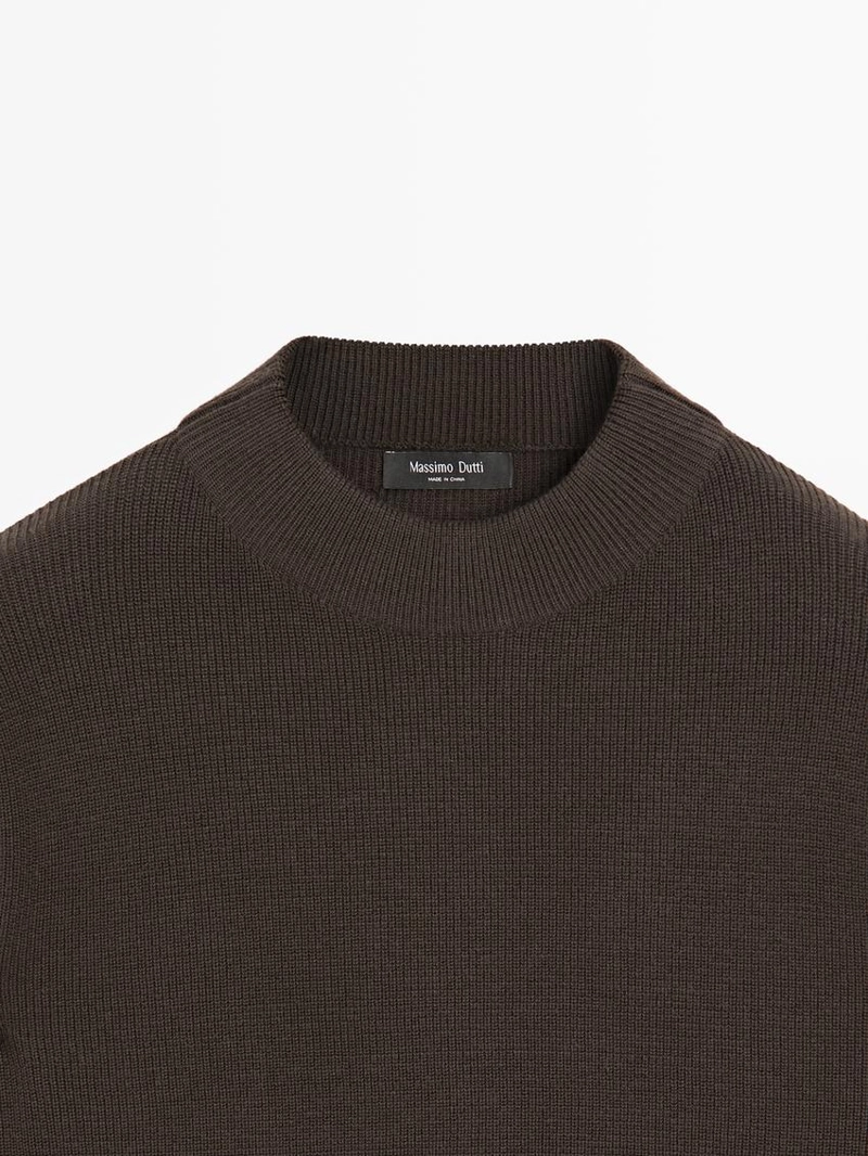 Вязанный свитер из хлопковой смеси с маканым воротником