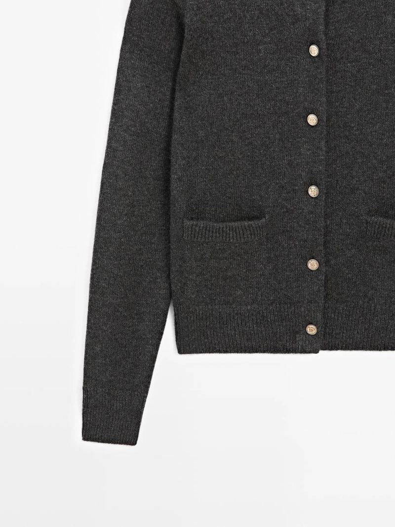 Кардиган из вязаного полотна с золотыми пуговицами