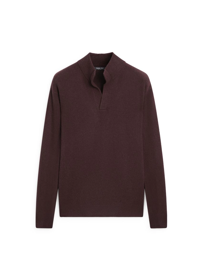 Свитер с высоким воротником и v-образным вырезом