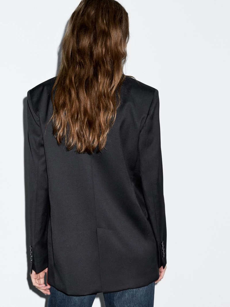 Пиджак из 100% экстра тонкой шерсти на две пуговицы