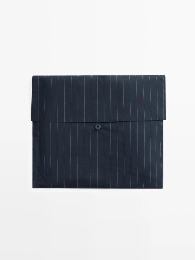 Футболка с коротким рукавом и полосатые брюки для пижамы