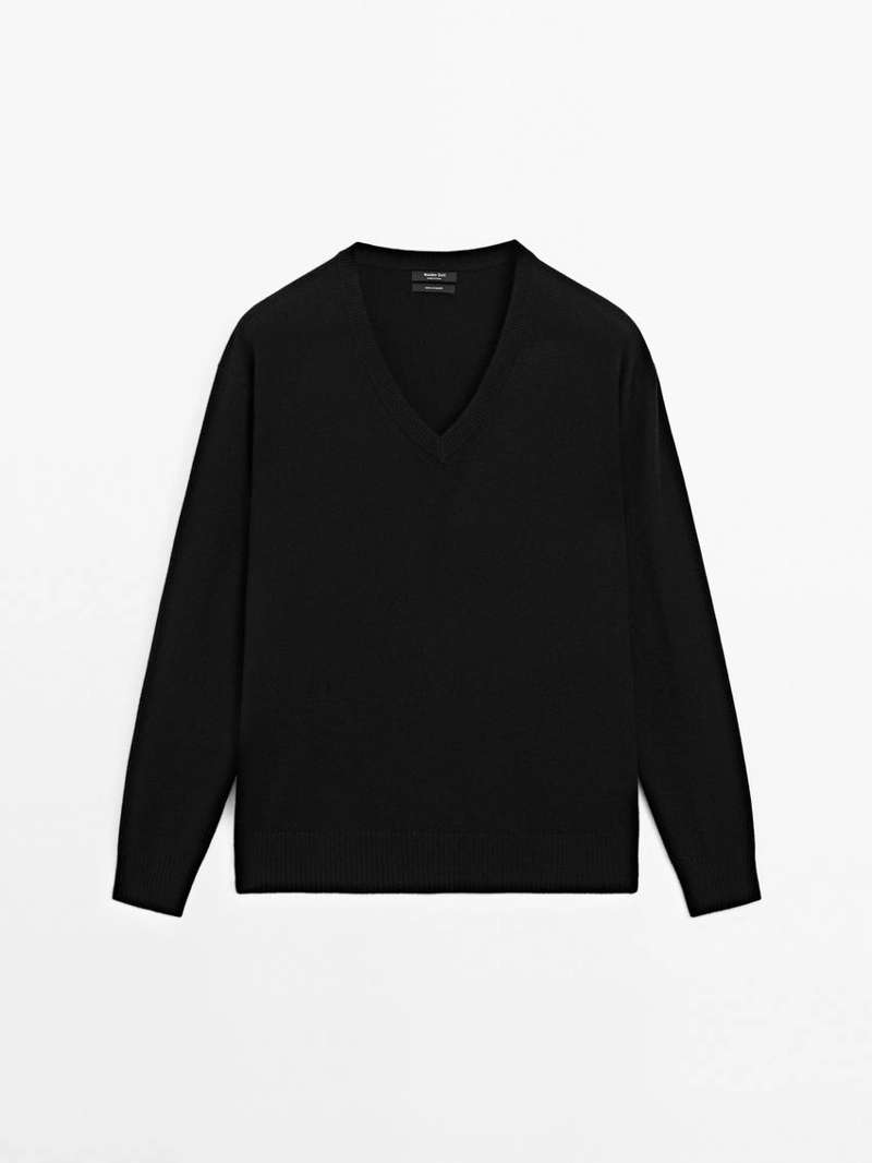 Кашемировый свитер с v-образным вырезом